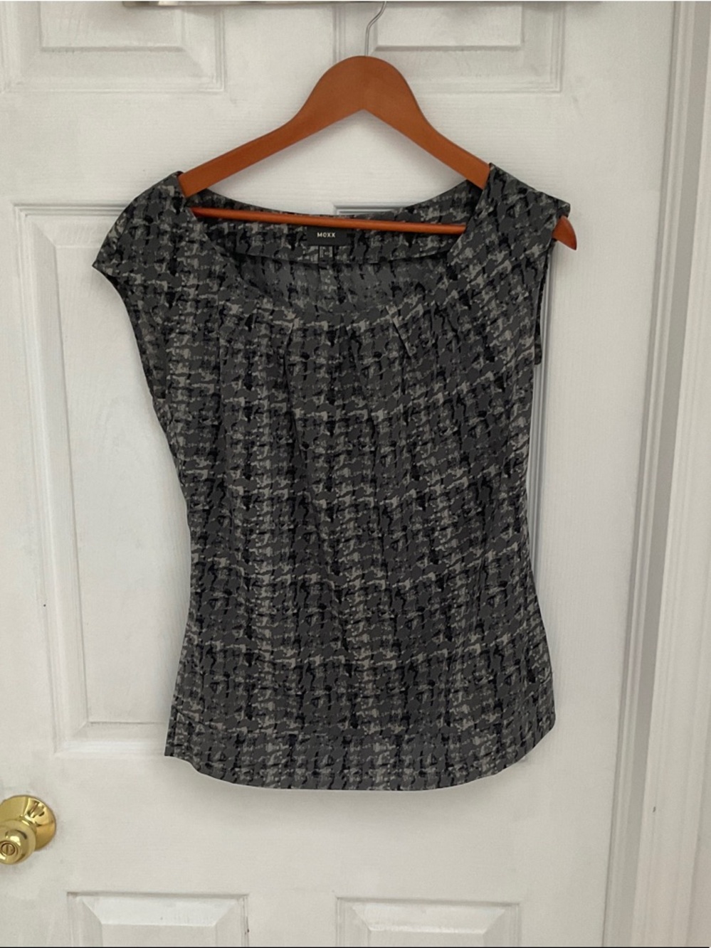 Mexx Gray & Black Cap-Sleeve Patterned Top
